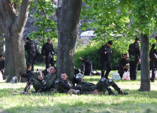 В этой клинике легко заблудиться. Теперь они скачут за отмену безвиза с ЕС новые фото В этой клинике легко заблудиться. Теперь они скачут за отмену безвиза с ЕС новейшие фото