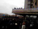 Здание Донецкой ОГА штурмуют сторонники народного губернатора Павла Губарева