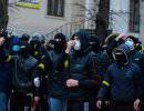 В Одессе началась драка между сторонниками и противниками новых властей