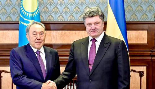 Назарбаев в Киеве поздравил Порошенко с «первой большой победой»
