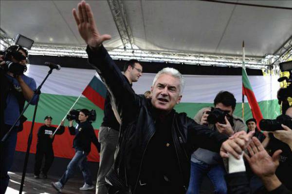 Волен Сидеров предлагает провести референдум по вопросу выхода Болгарии из НАТО и ЕС