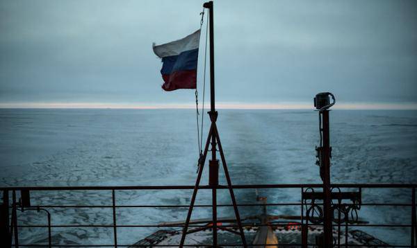 FT: США проигрывают России и Канаде гонку за влияние в Арктике