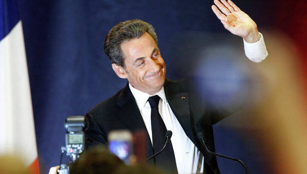 Партия Олланда сдает позиции на выборах во Франции, Саркози и Ле Пен укрепляются в муниципалитетах