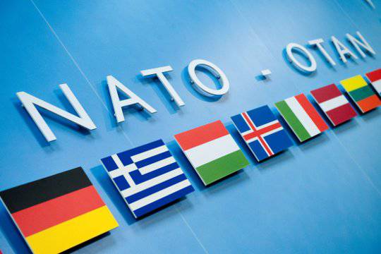 НАТО идет по пути гитлеровских войск