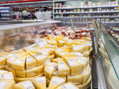 Как россияне обходятся без итальянского сыра и американских кур? На удивление легко
