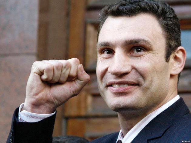 Кличко хочет назвать улицу в Киеве в честь "демократизатора" Немцова