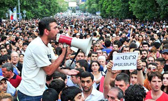Демонстранты в Ереване предъявили властям ультиматум