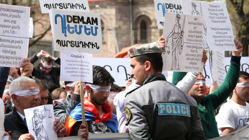 Конституционные реформы в Армении: всегда ли дважды два четыре?