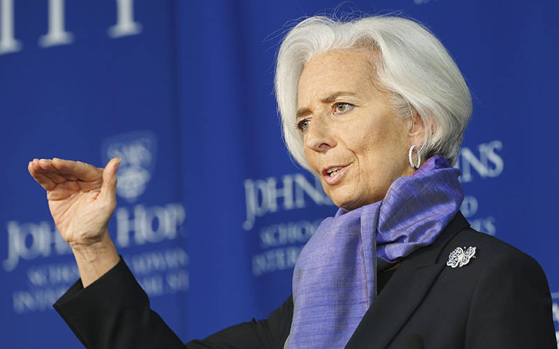 МВФ агонизирует. Кристина Лагард готова исполнить танец живота