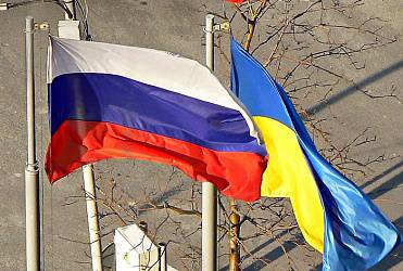 Диалог украинцев по обе стороны границы на пользу России