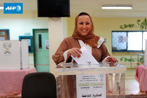 В Саудовской Аравии женщины получили право голоса