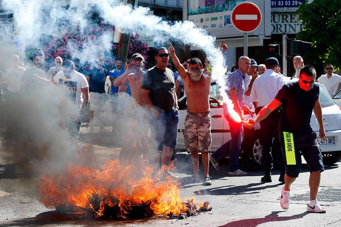 Волна уличных протестов прокатилась по европейским городам