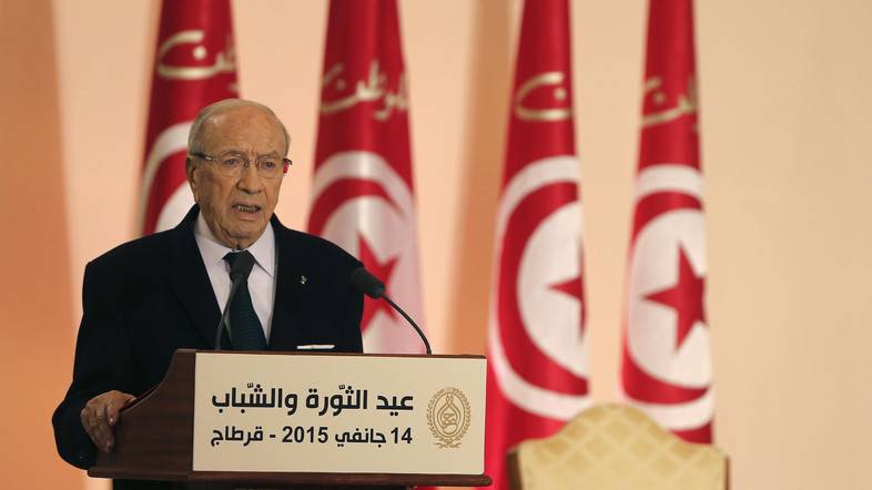 Правительство Туниса продлило чрезвычайное положение