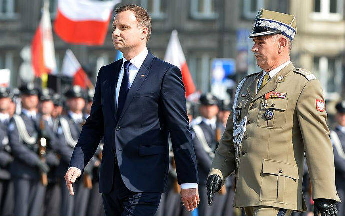 Польша прячется от ЕС за спиной НАТО