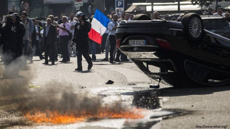 Францию охватил всенародный гнев