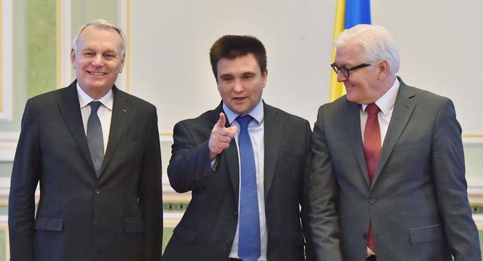 Реформы на Украине: Берлин и Париж не теряют надежды