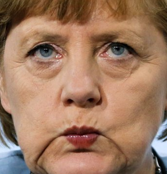 Меркель обвинила Россию в убийстве сирийцев бомбами