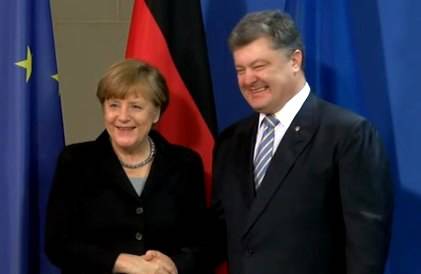 Меркель догнала Порошенко на выходе
