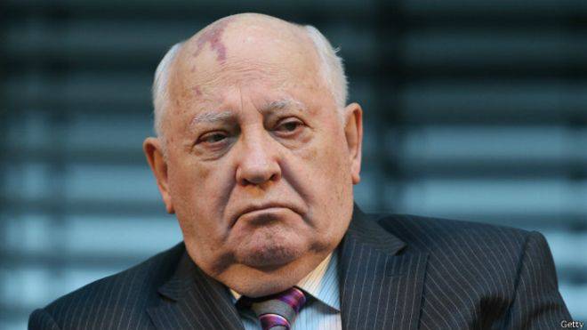 Горбачев и «демократические» рельсы