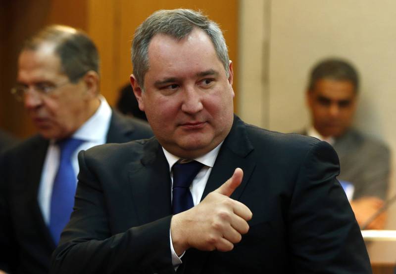 Рогозин предложил Порошенко метод борьбы с российскими спутниками