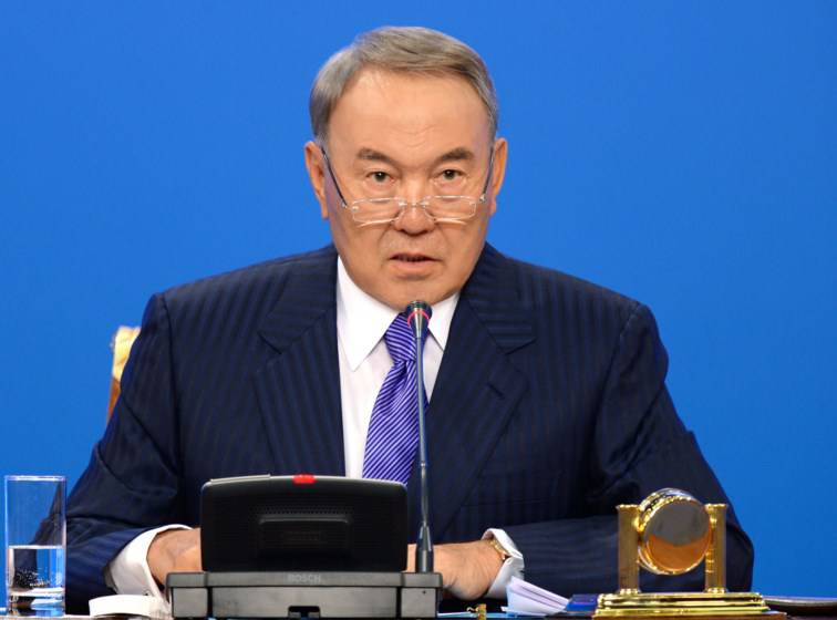 Назарбаев: Не надо подгонять Казахстан к демократии