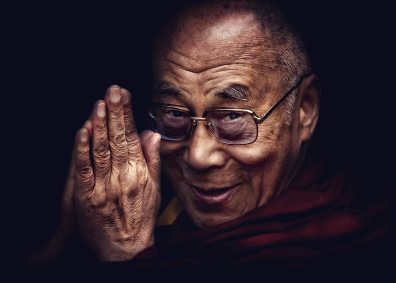 Далай-лама "дурачит" тибетских буддистов