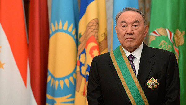Назарбаев призвал "не подгонять" Казахстан на пути демократии