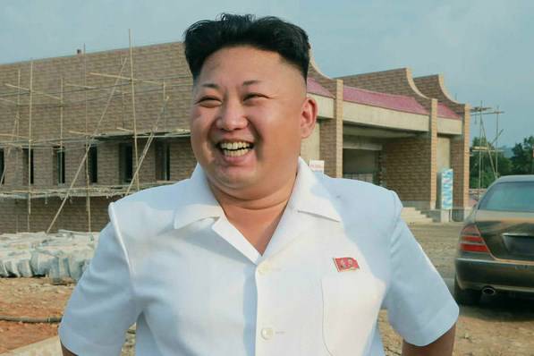 Оркестры, флаги и улыбка Ким Чен Ына