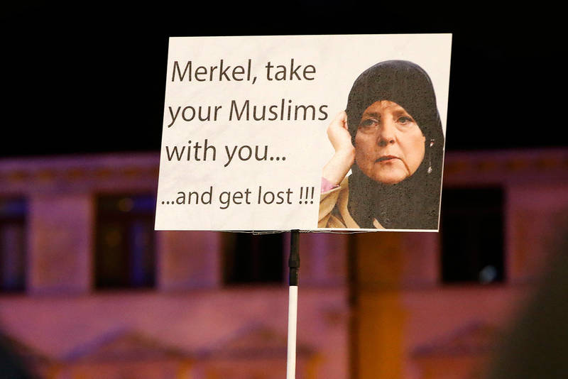 Страх перед новой силой: Немцы больше не считают мусульман «своими»