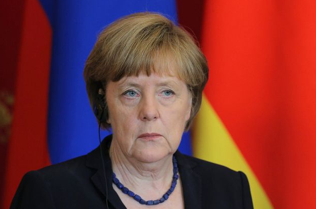 Меркель признала угрозу, но миграционную политику менять не будет