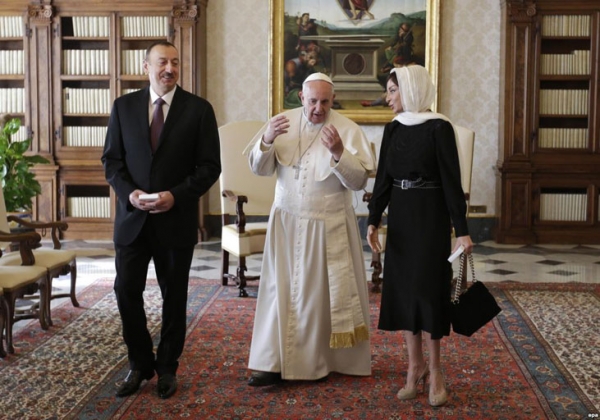 Почему папа Франциск нашел в Азербайджане «древние христианские корни»