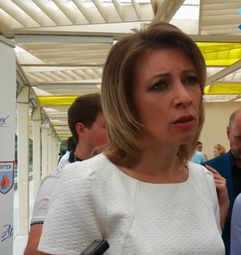 Захарова в Артеке: Повторный референдум в Крыму – это странно