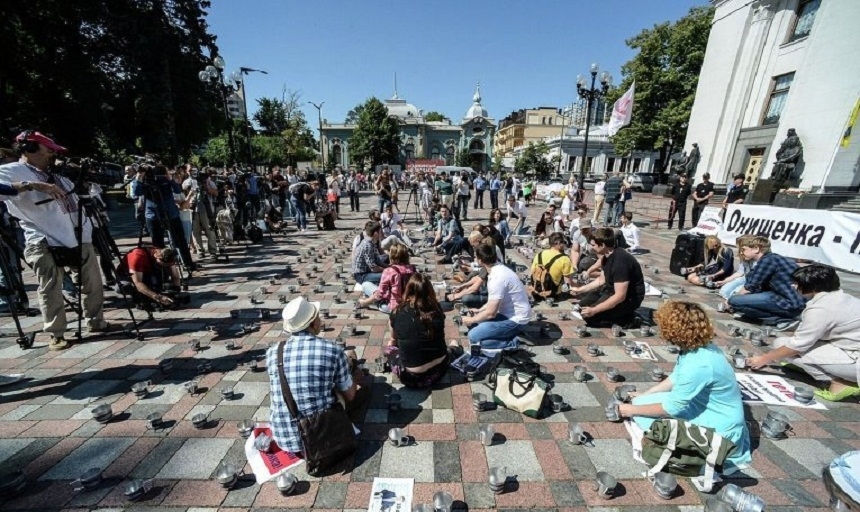 Киев осажден: украинские активисты подняли бунт под Радой