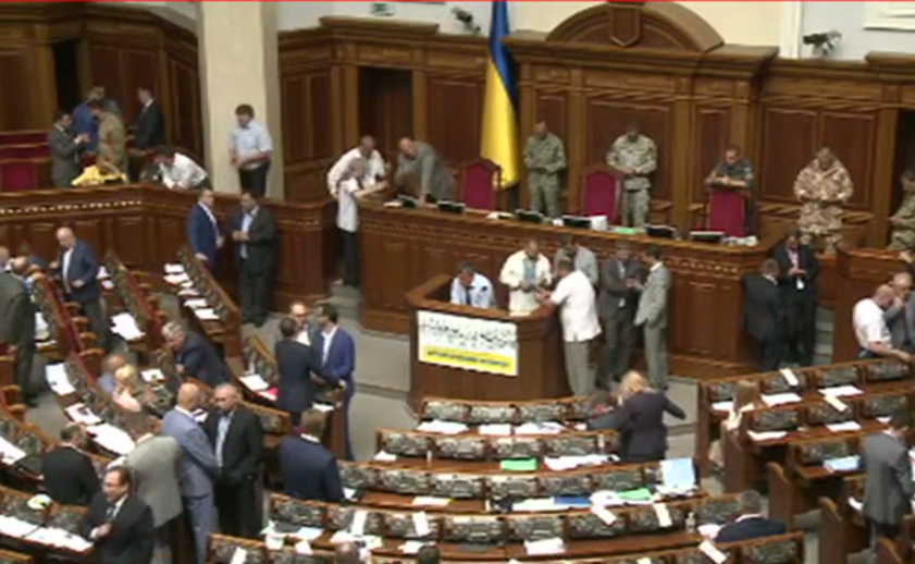 Грядет переворот: депутаты в боевой форме объявили войну народу Украины