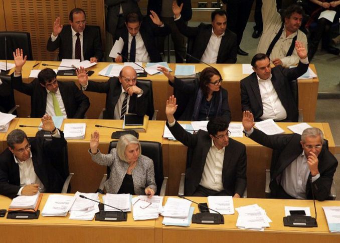 Парламент Кипра голосует за отмену санкций