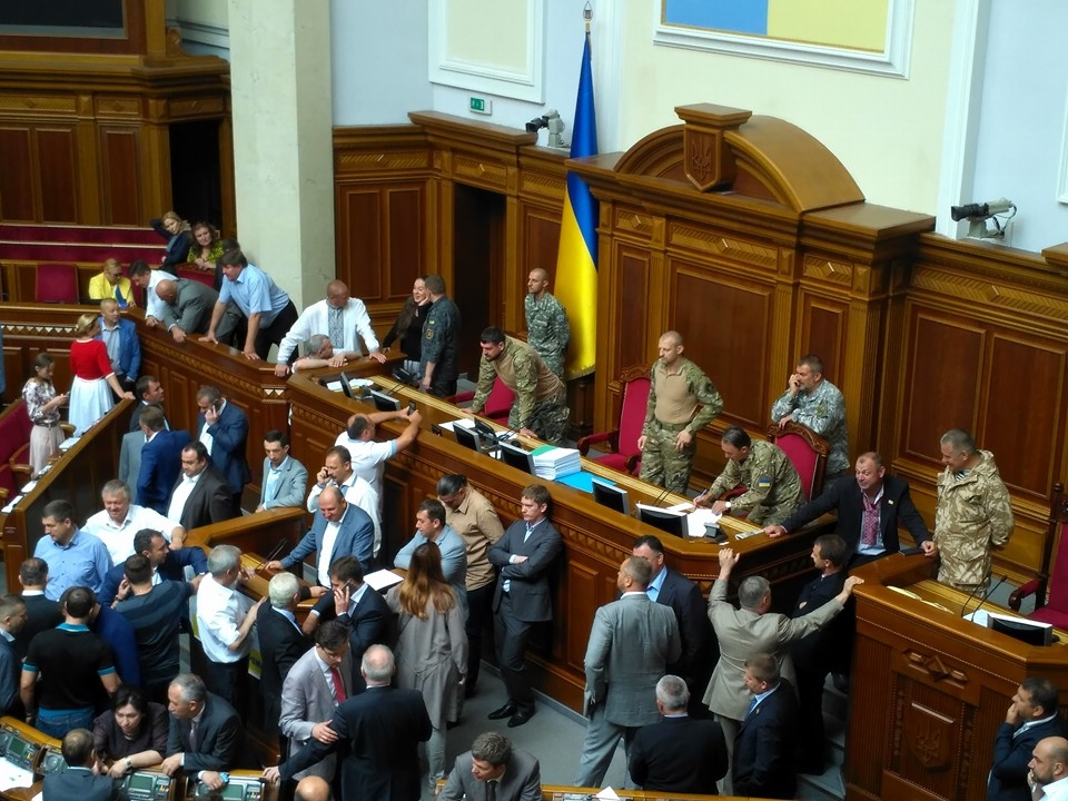 В Верховной Раде Украины произошел «военный переворот»