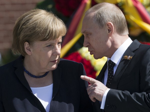 Немецкие СМИ бьют тревогу. Меркель ждет диверсия от рук Кремля