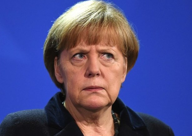 Меркель уронили лицом в грязь