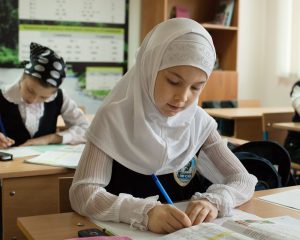 Казахстан борется с ношением хиджаб