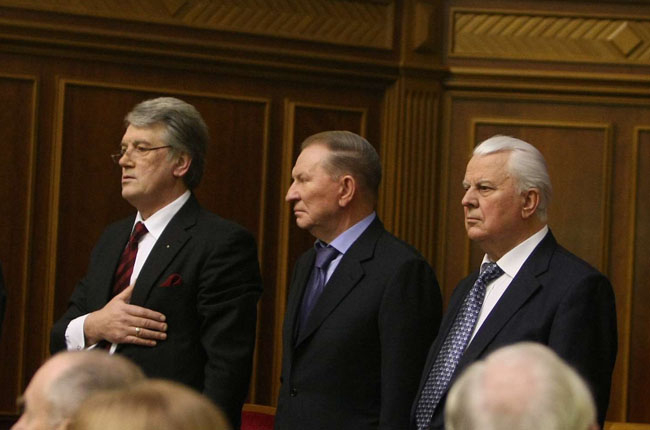 Выход престарелых миротворцев. Бывшие президенты Украины похоронят Минск-2