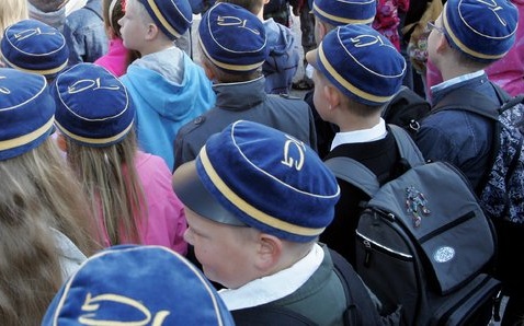 Дети «русской угрозы»: в Эстонии обрабатывают русскоязычных школьников