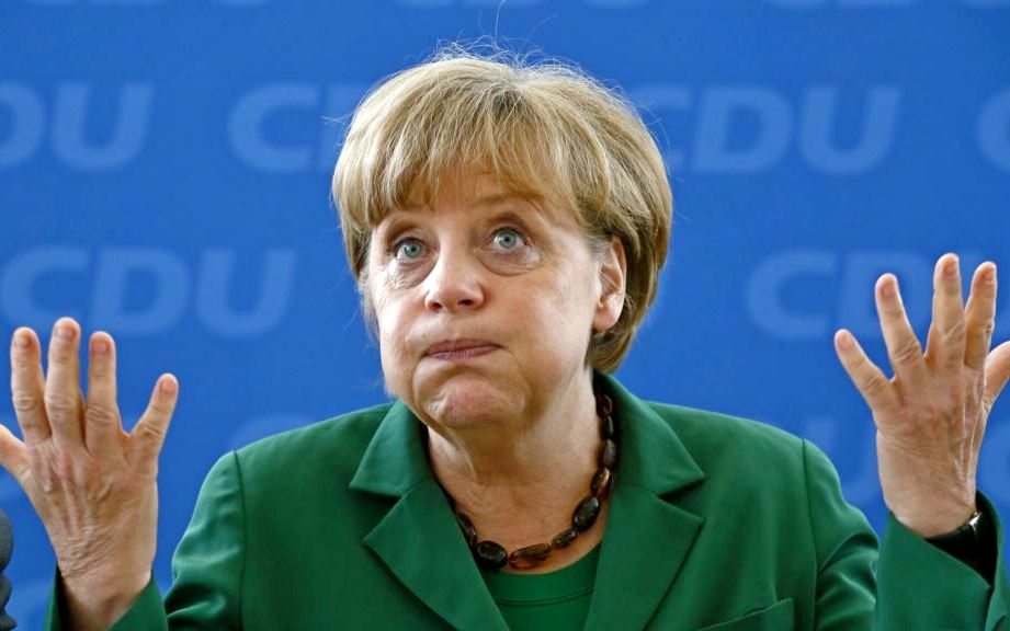Меркель пообещала помогать Украине советами