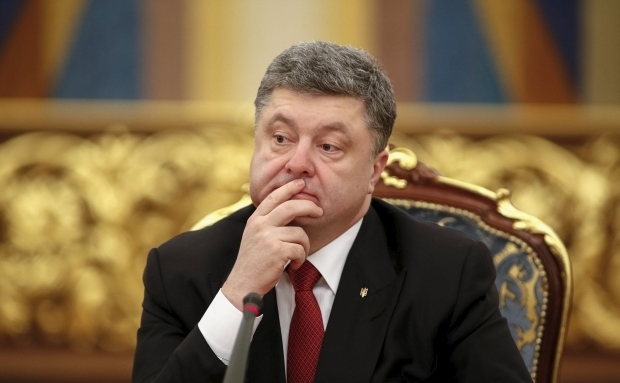 Самоликвидация Порошенко: почему украинский президент скрылся от народа