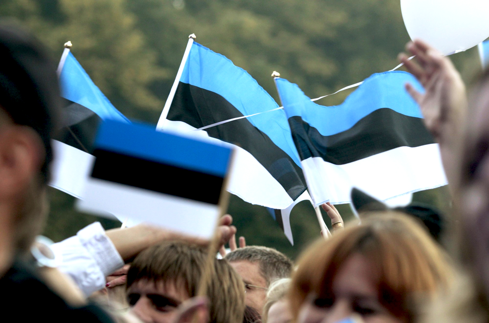 Языковая депортация: Эстония не может отучить граждан говорить по-русски