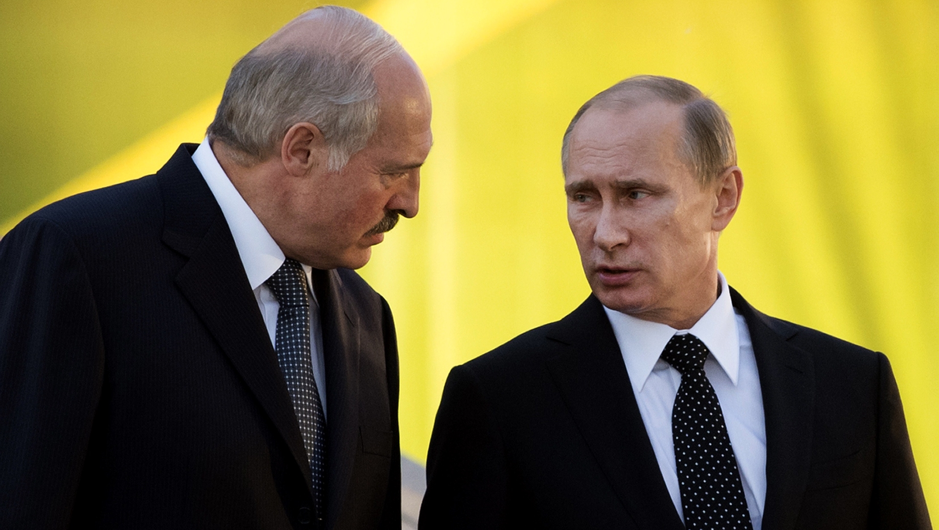 Лукашенко, в отличие от Януковича, в России никто прятать не будет