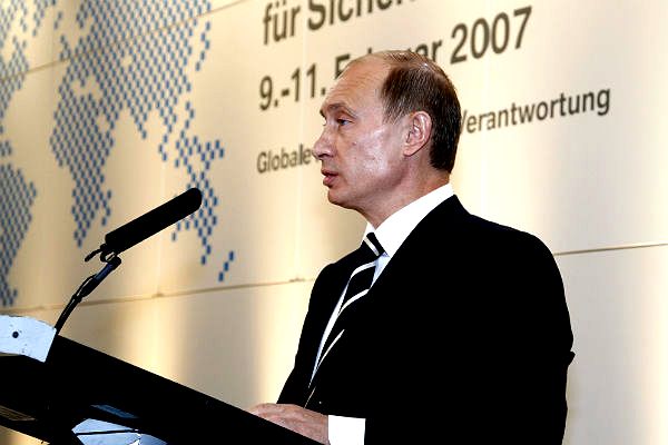 Мюнхенская речь Владимира Путина 10 лет назад. Как это было