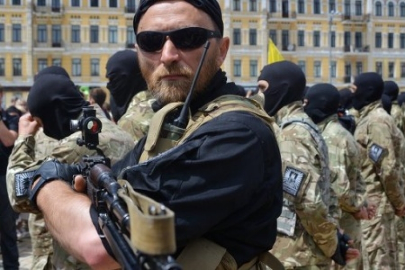 Отложенная угроза справа: настоящая хунта на Украине еще впереди?