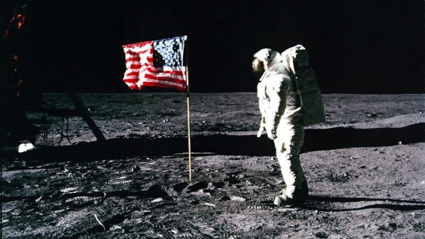 Американцы никогда не летали на Луну. СССР знал правду, но молчал