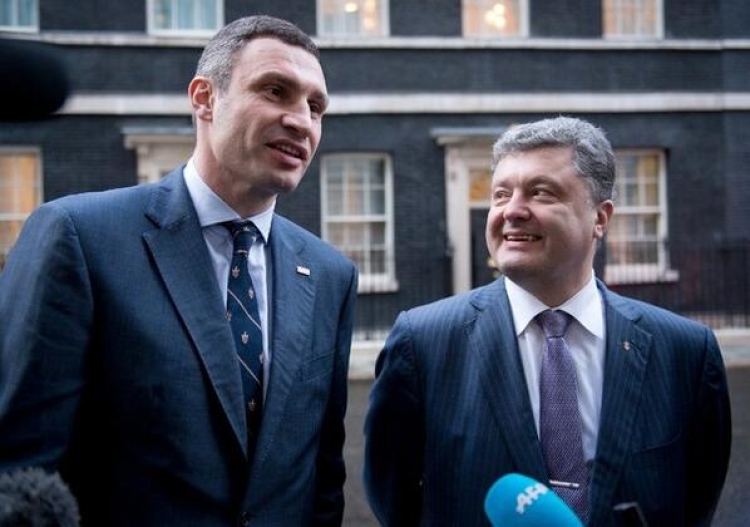 Эсэсовских последыши в Киеве: плачущий Порошенко и заикающийся Кличко