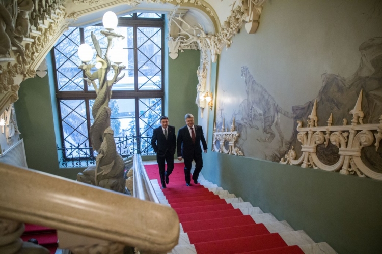 Политический лабиринт Порошенко, или Как добраться до Трампа через Словению